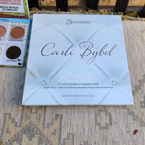 bh‎ cosmetics carli bybel palette deluxe edition, and a free gift - Picture 9 of 12